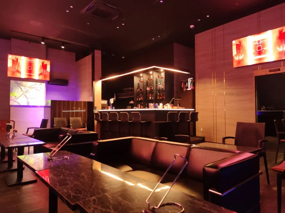 R3 Club Lounge 2