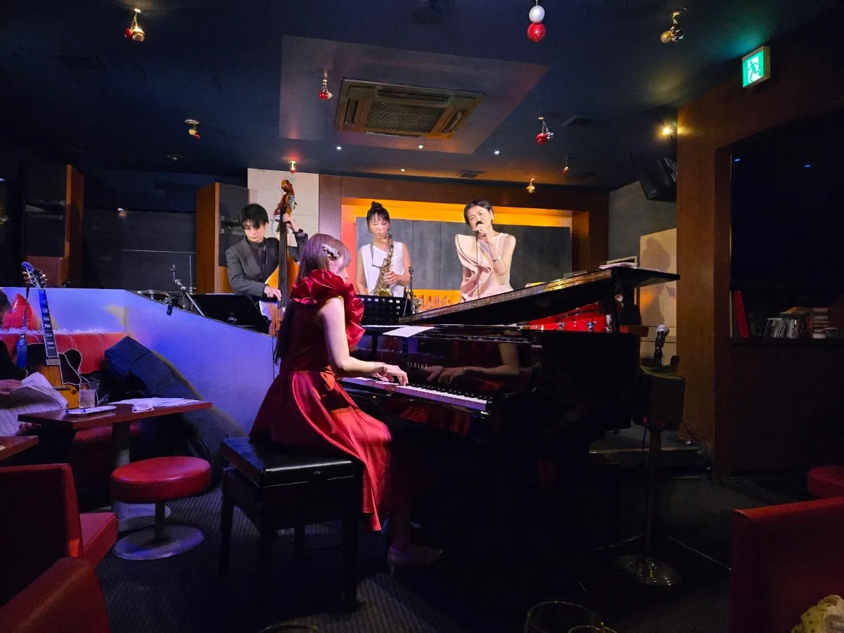 Roppongi Jazz club t music & bar since1986 1