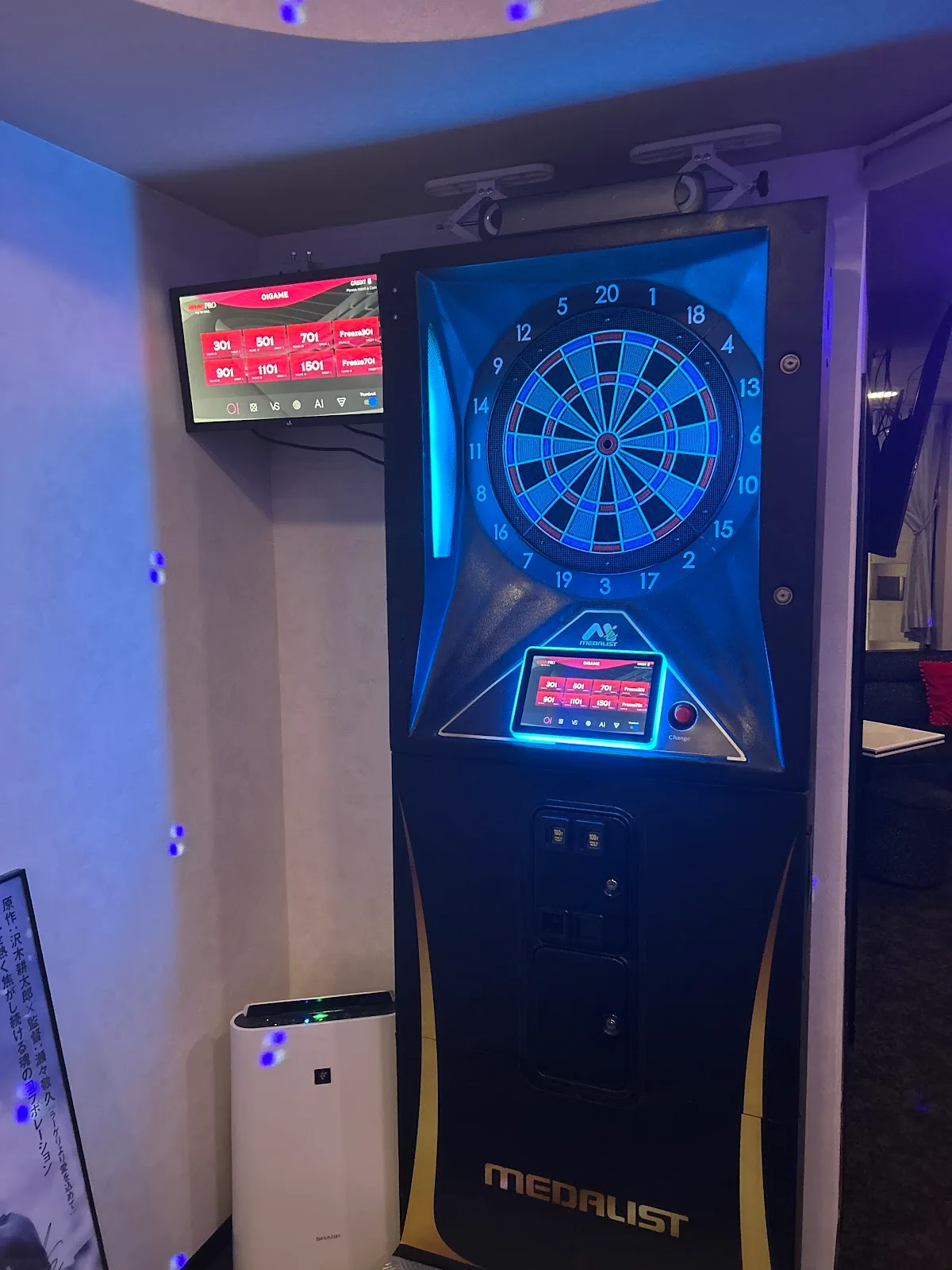 Roppongi Cafe -Karaoke & Darts- / 六本木カフェ 2