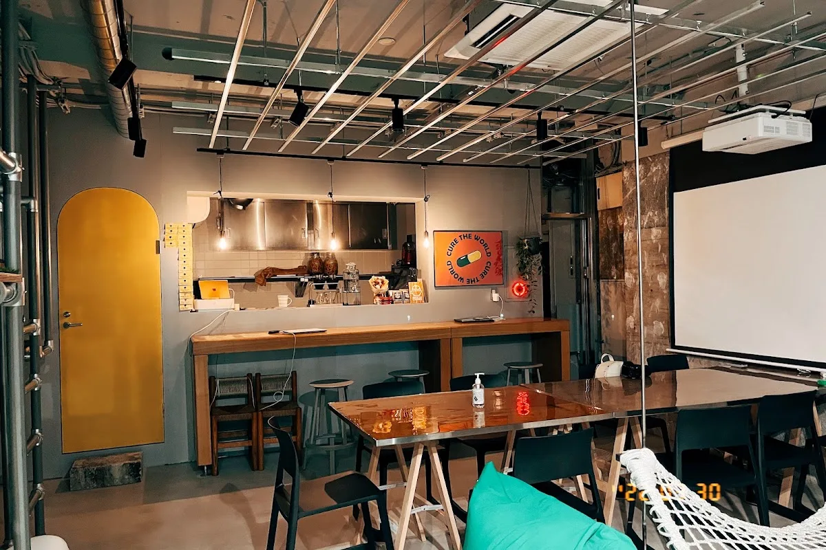 um cafe & bar 1