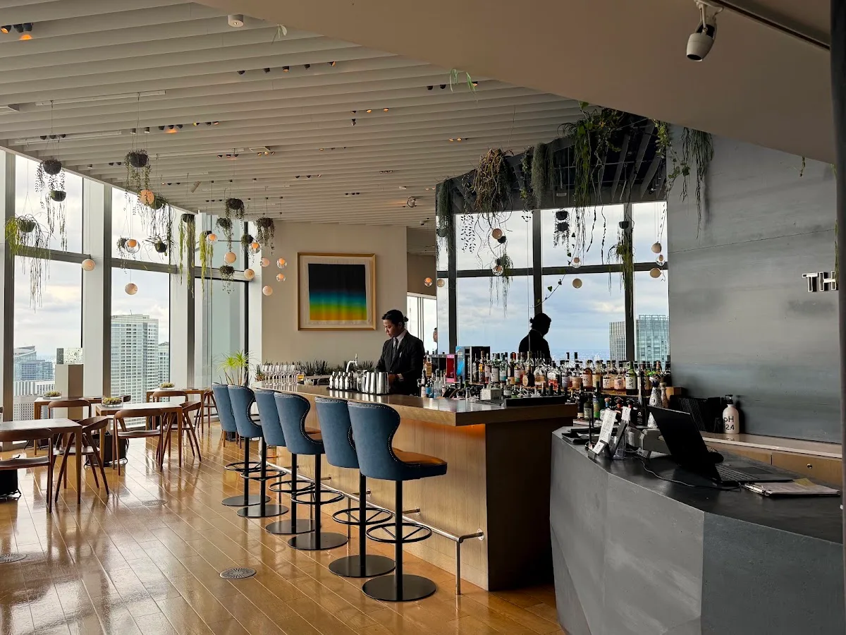 THE SUN & THE MOON (Restaurant) 2